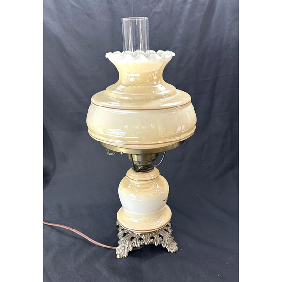 Vintage Honey Iridescent Hand Painted Gone With the Wind Hurricane Lamp 1973 - Picture 3 of 11
